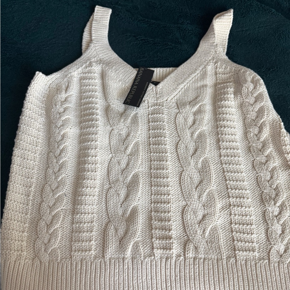 Banana Republic Cream Cable Knit V-Neck Sweater